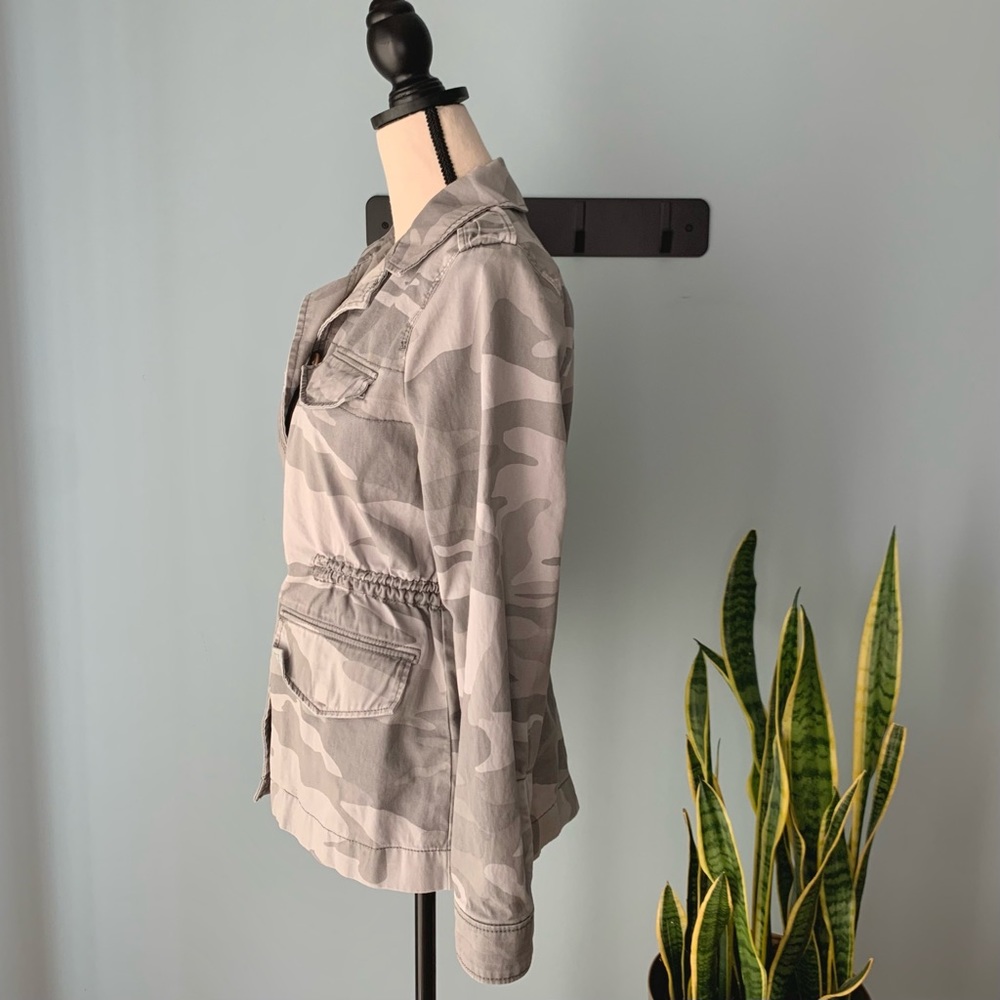 ❗️Sold❗️Abercrombie & Fitch • Camo Field Utility Jacket • Women’s Outerwear - Picture 6 of 12